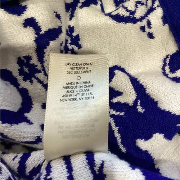 Alice + Olivia Bradford Paisley Grandpa Cardigan Blue White Size Large Sweater - Picture 14 of 14